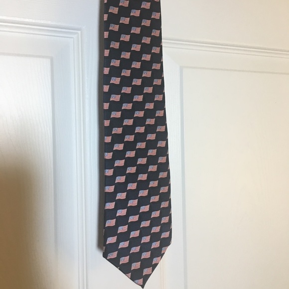Stonehenge Flag Patterned 100% Silk Tie.  U.S.A. - Picture 2 of 6